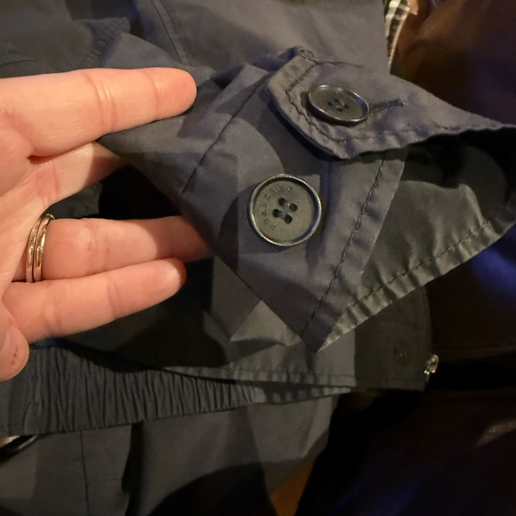 Navy Men’s Burberry Jacket. - Picture 5 of 10